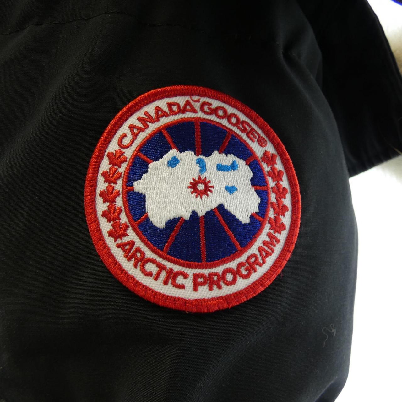 カナダグース CANADA GOOSE ダウンジャケット