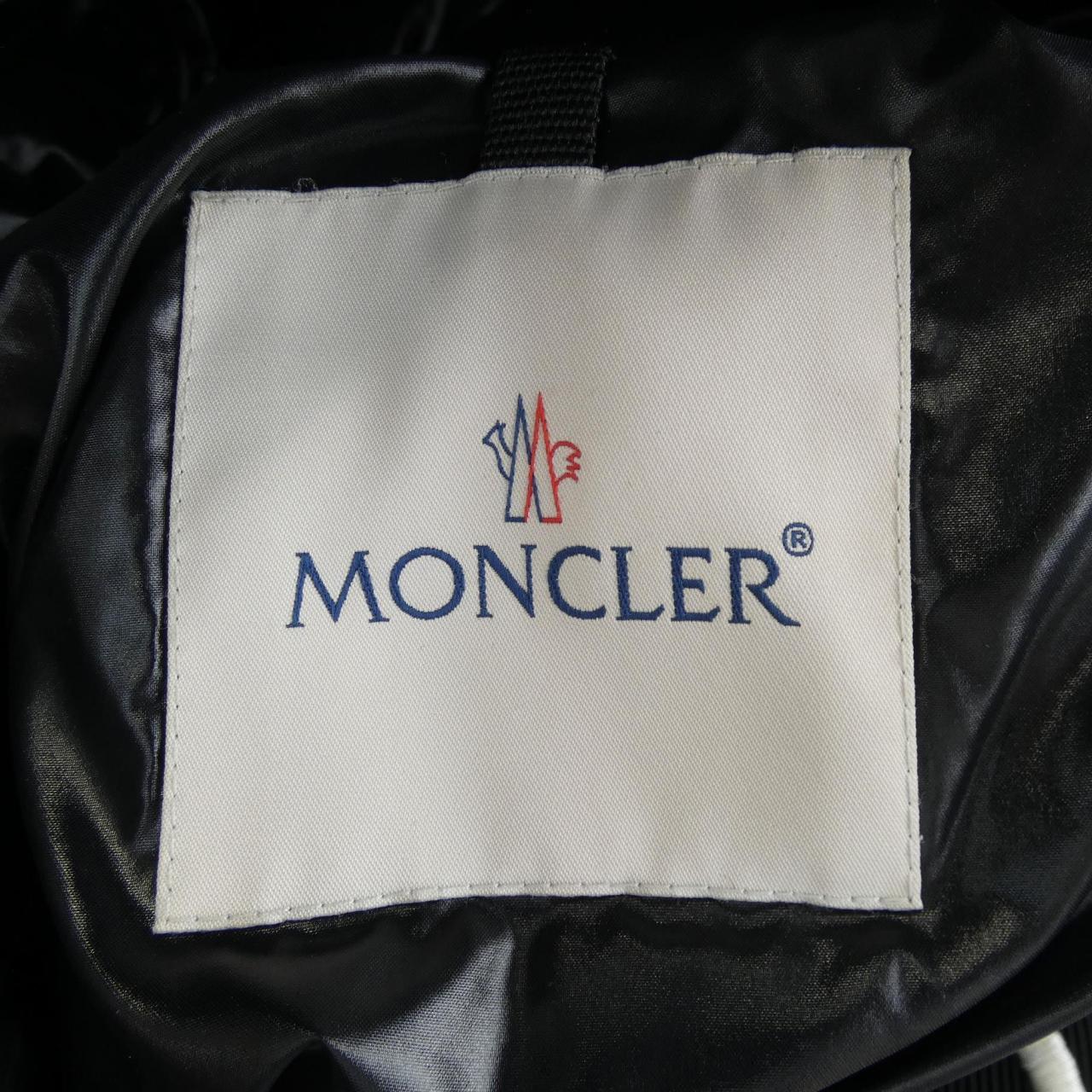 モンクレール MONCLER ダウンジャケット