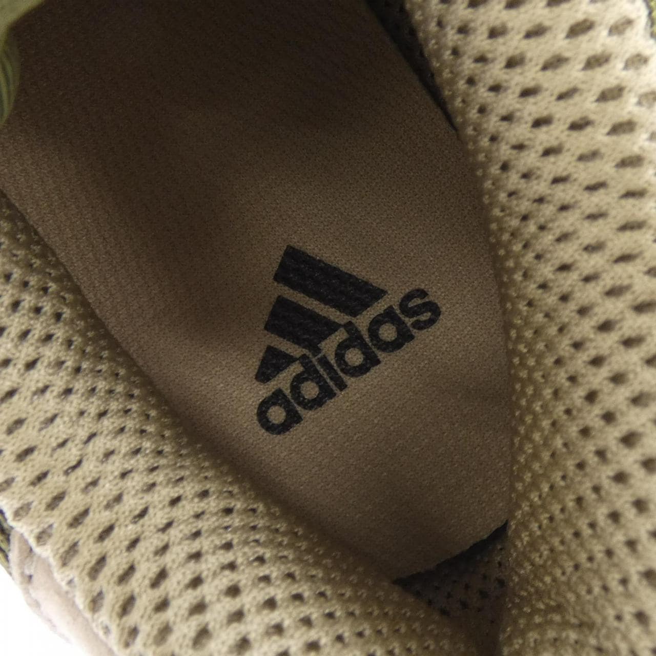 アディダス ADIDAS ID4593 スニーカー