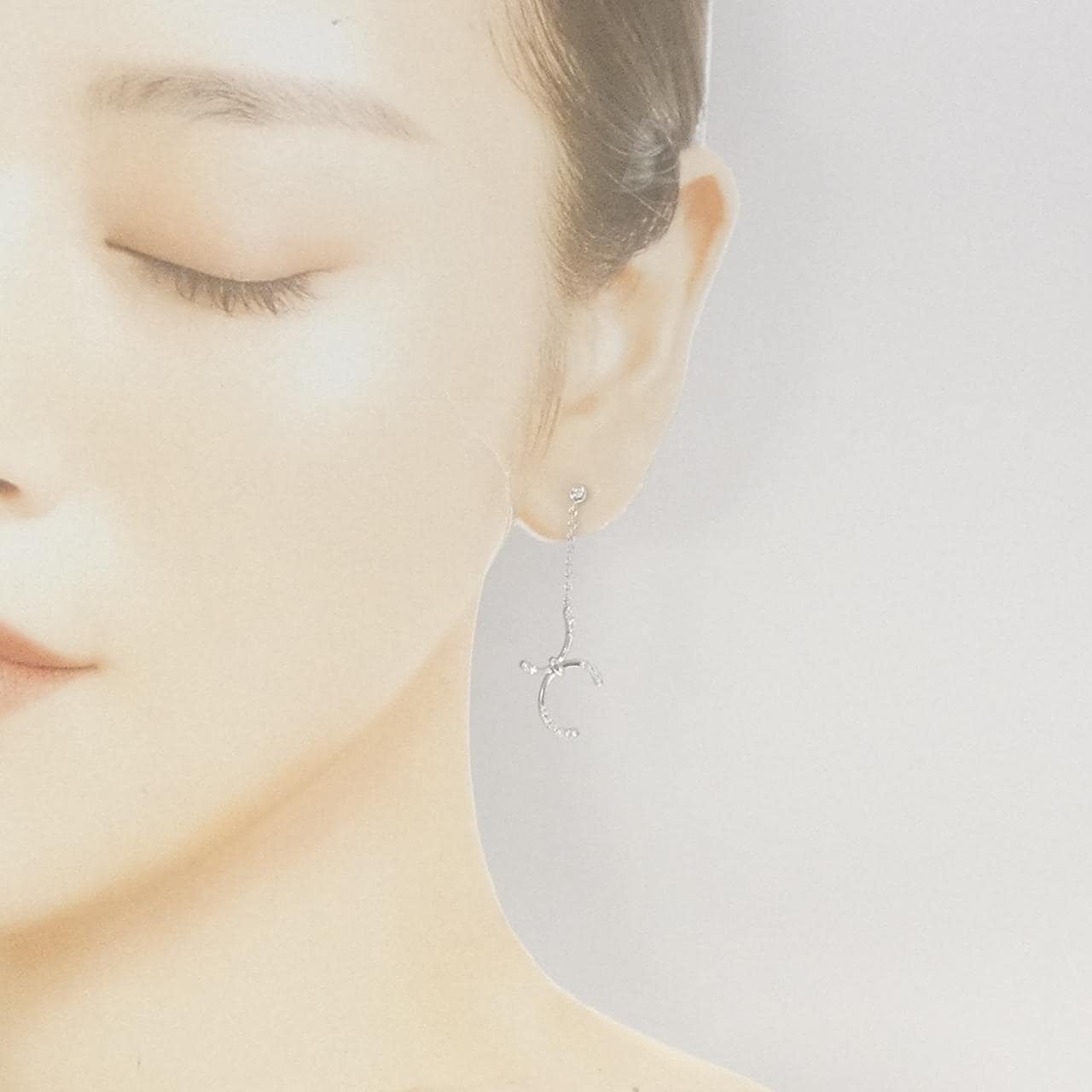 K18WG ダイヤモンド ピアス 0.32CT