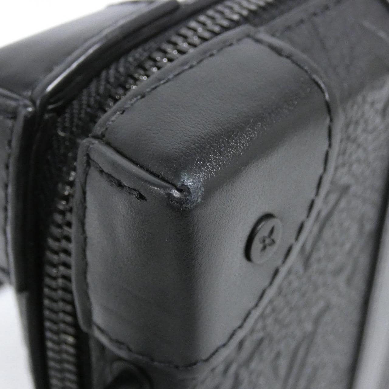 ルイヴィトン トリヨン モノグラム ソフトトランク ウォレット M80224 ショルダーバッグ