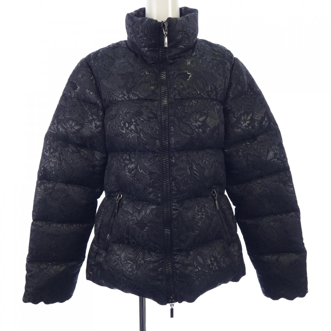 モンクレール MONCLER ダウンジャケット