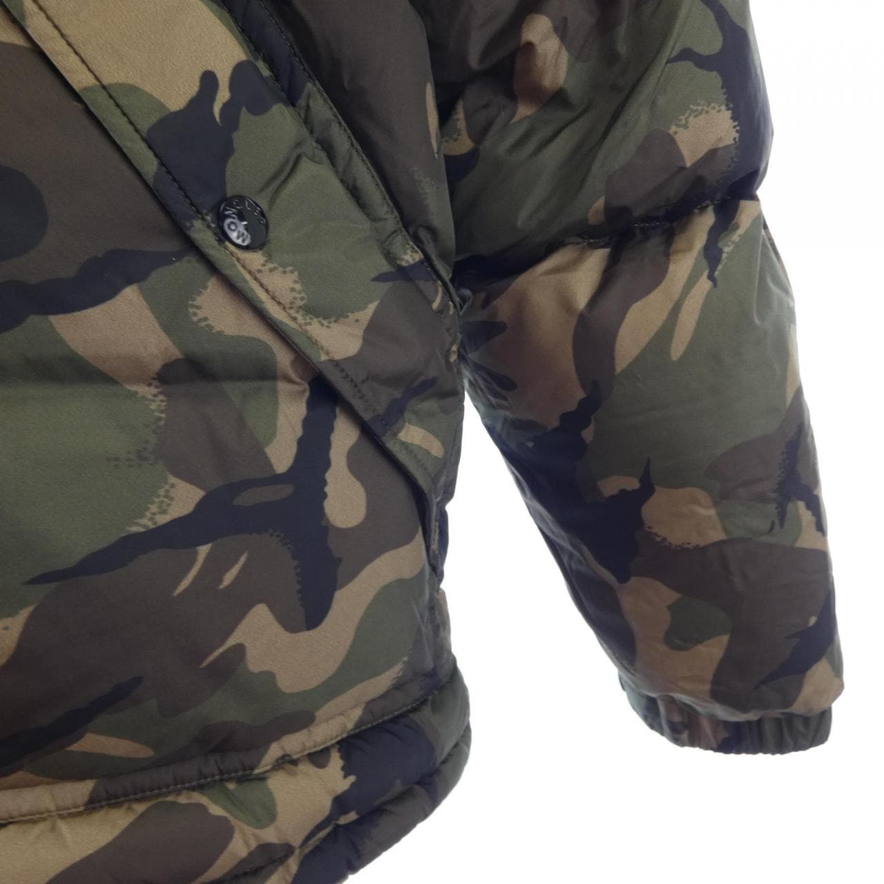 モンクレール MONCLER ダウンジャケット