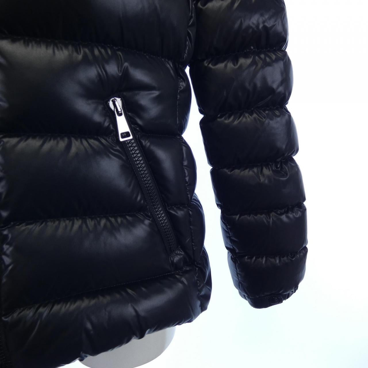 モンクレール MONCLER ダウンジャケット