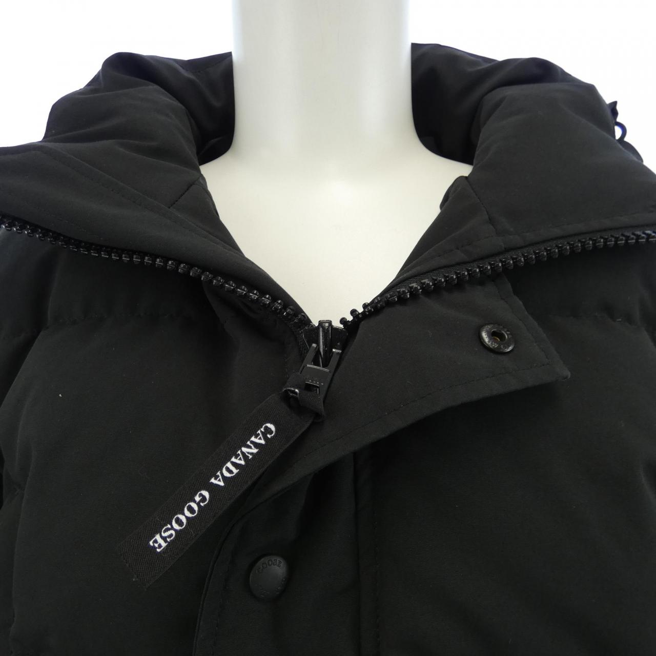 加拿大鹅CANADA GOOSE羽绒服