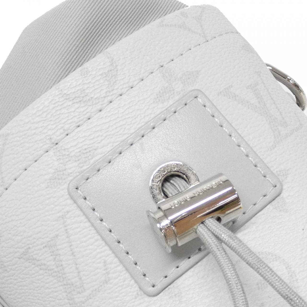 LOUIS VUITTON白色Monogram Logo 粉筆奈米包 M44631 單肩包