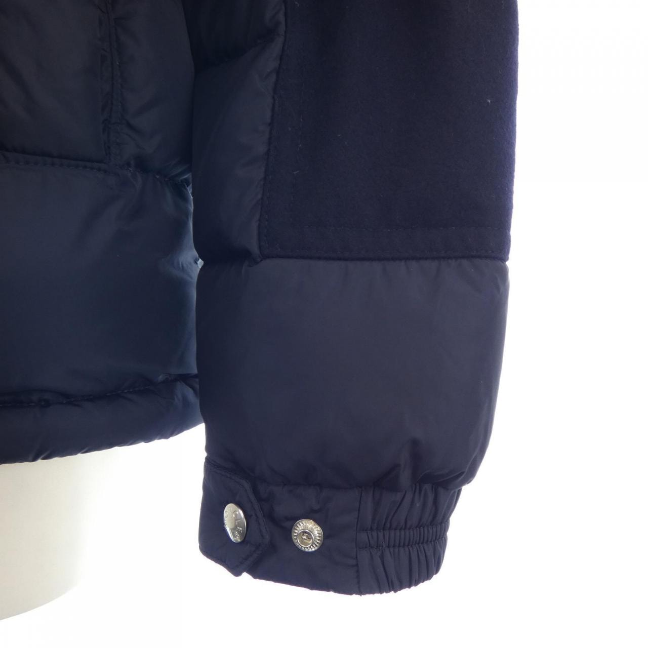 モンクレール MONCLER ダウンジャケット