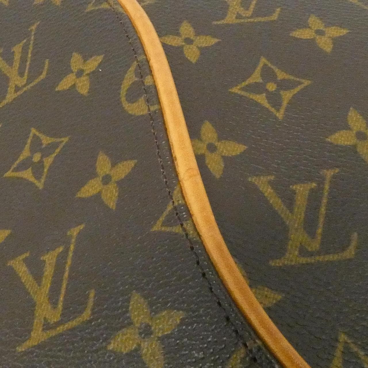 LOUIS VUITTON Monogram Ellipse MM M51126 包