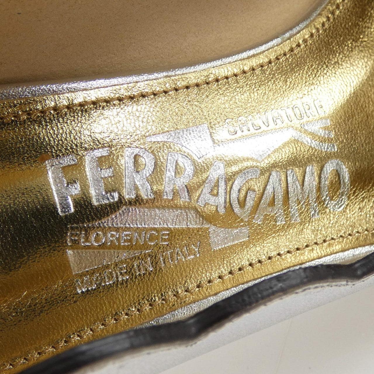 サルヴァトーレフェラガモ SALVATORE FERRAGAMO パンプス