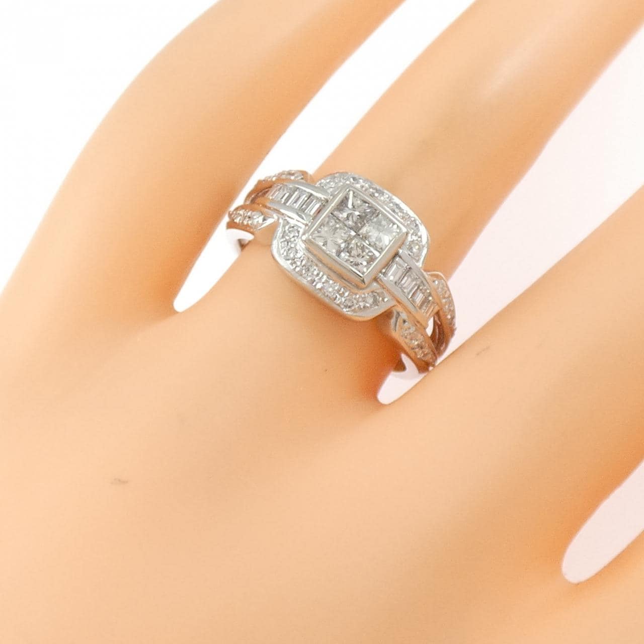 PT900 ダイヤモンド リング 1.00CT