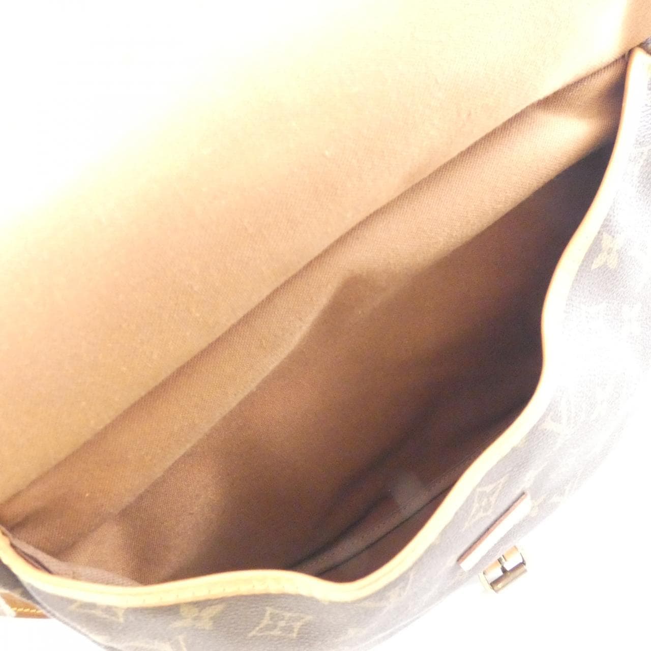 ルイヴィトン モノグラム ソミュール 30cm M42256 ショルダーバッグ