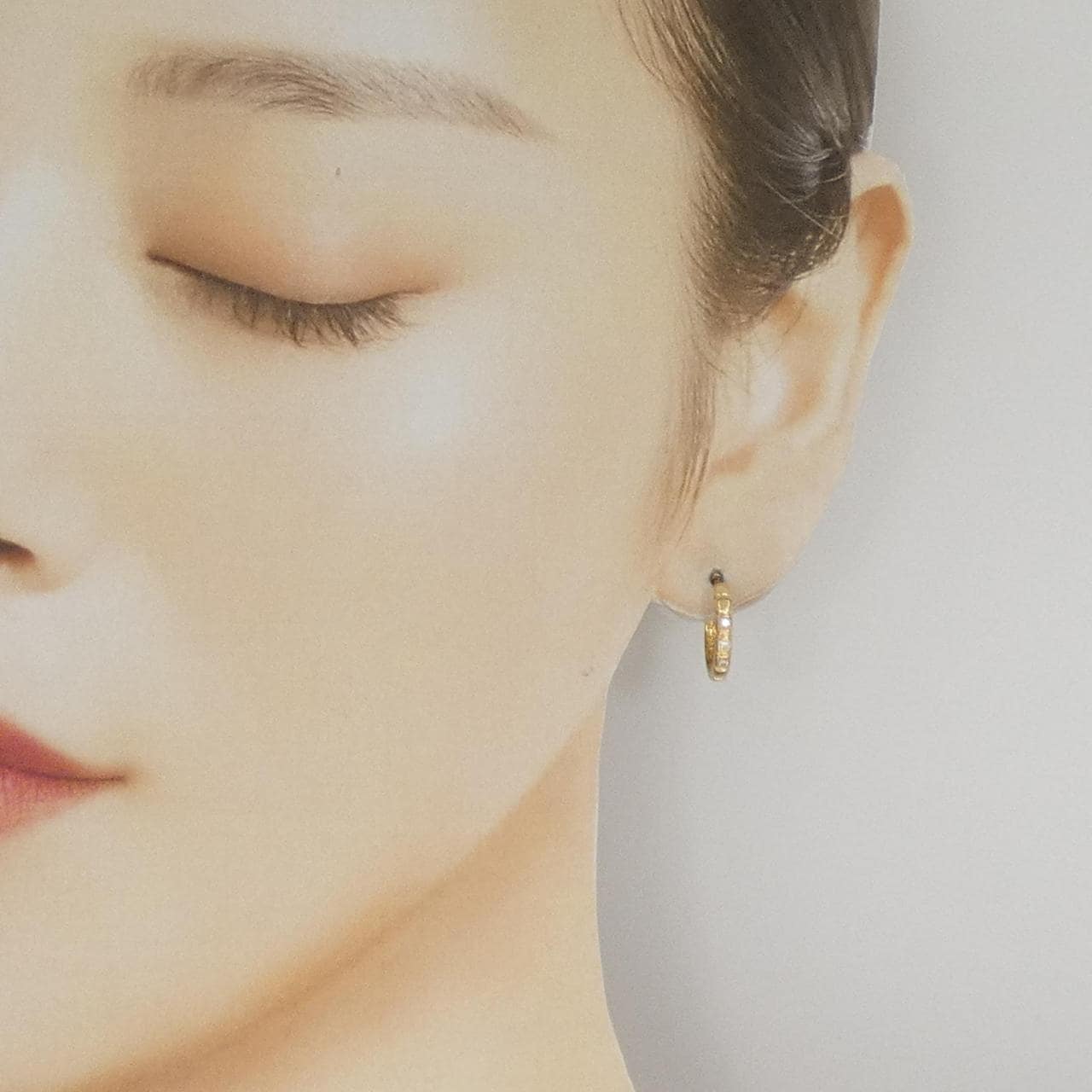 K18YG Diamond earrings 0.06CT