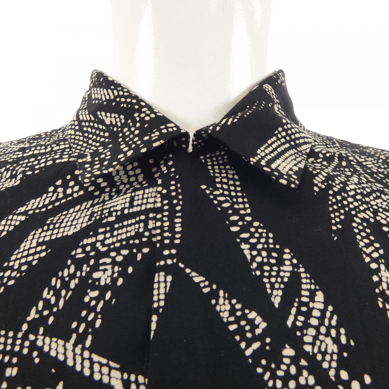 サンローラン SAINT LAURENT 531956 Y2C26 S／Sシャツ