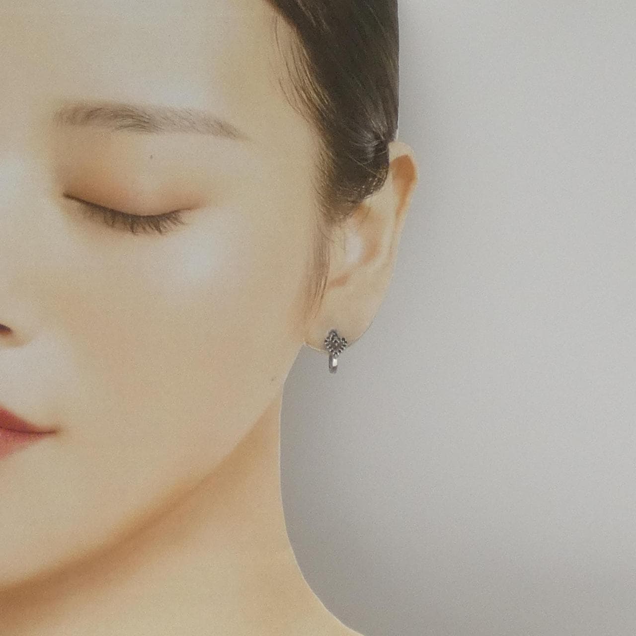 K10WG ハート ダイヤモンド ピアス 0.16CT