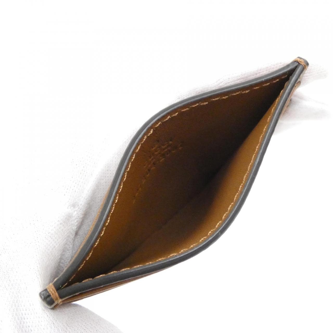 グッチ GG EMBLEM 847204 カードケース