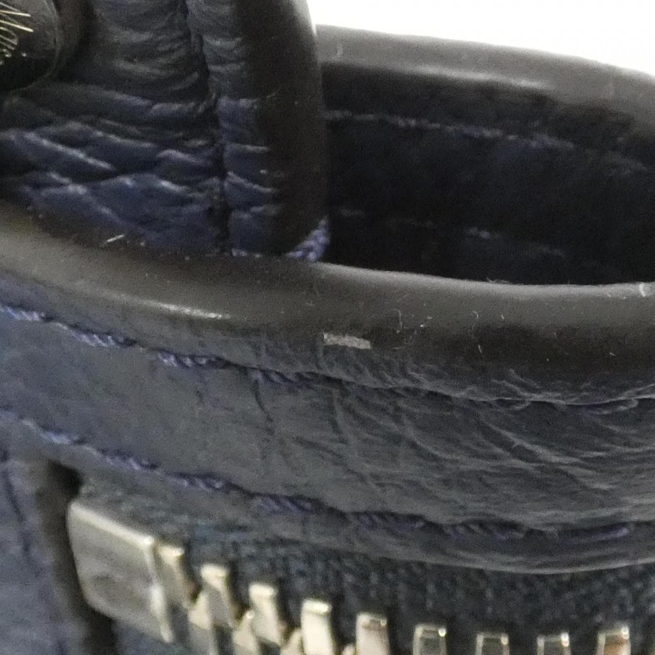 ルイヴィトン トリヨン アルマンド メッセンジャ- M42685 ショルダーバッグ