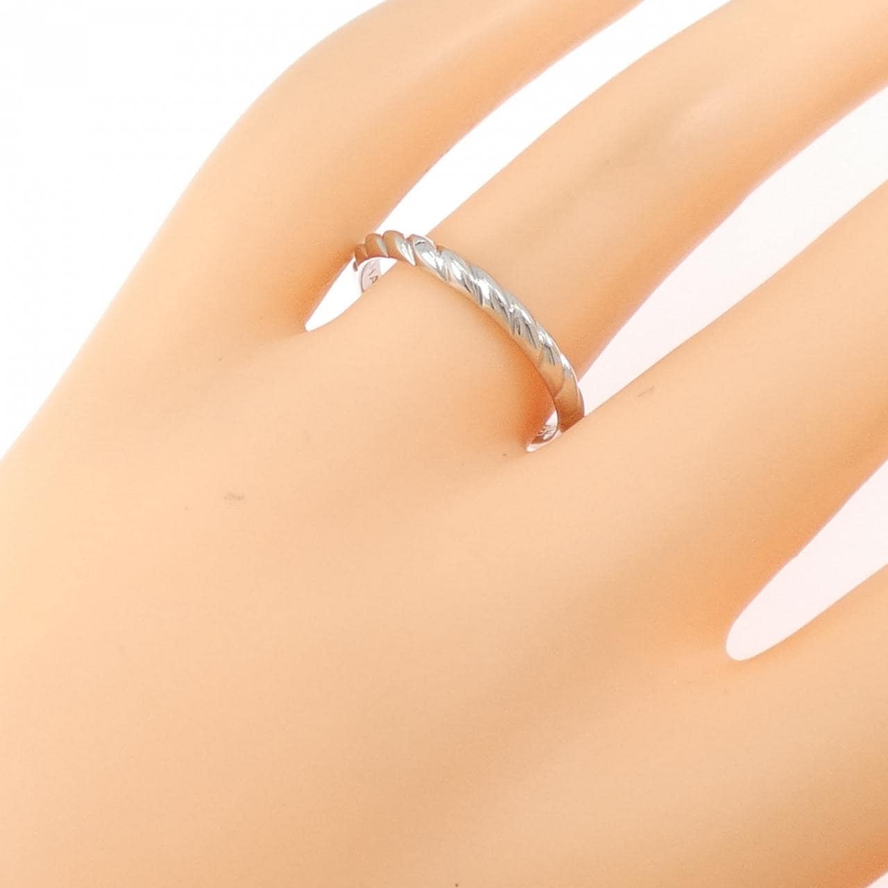 ショーメ トルサード リング