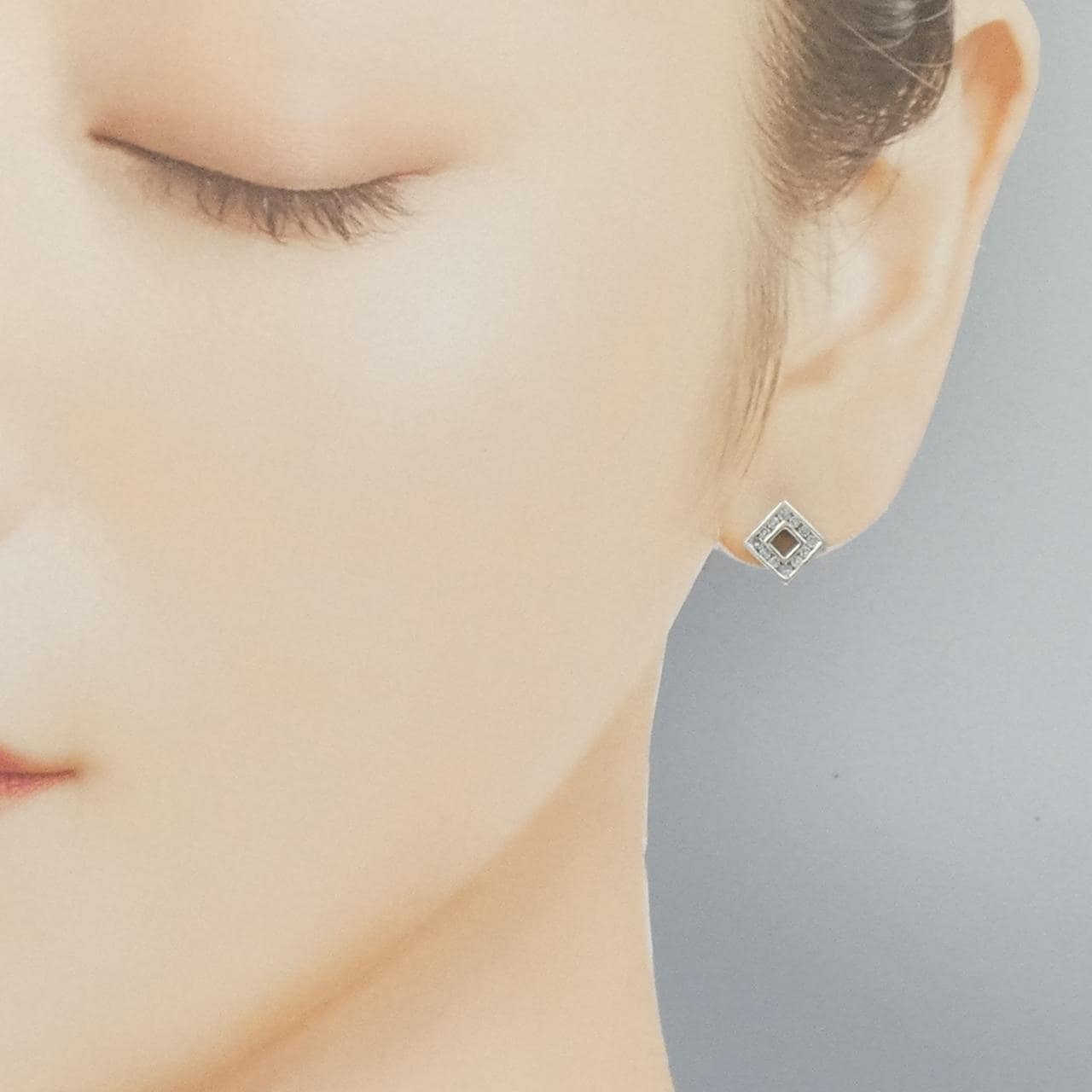 750WG/K18WG钻石耳环