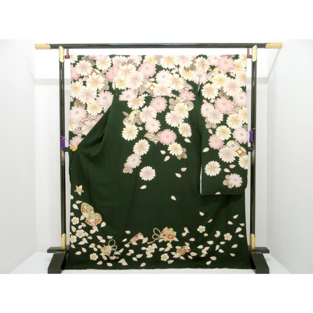 振袖　友禅金彩加工　刺繍入り