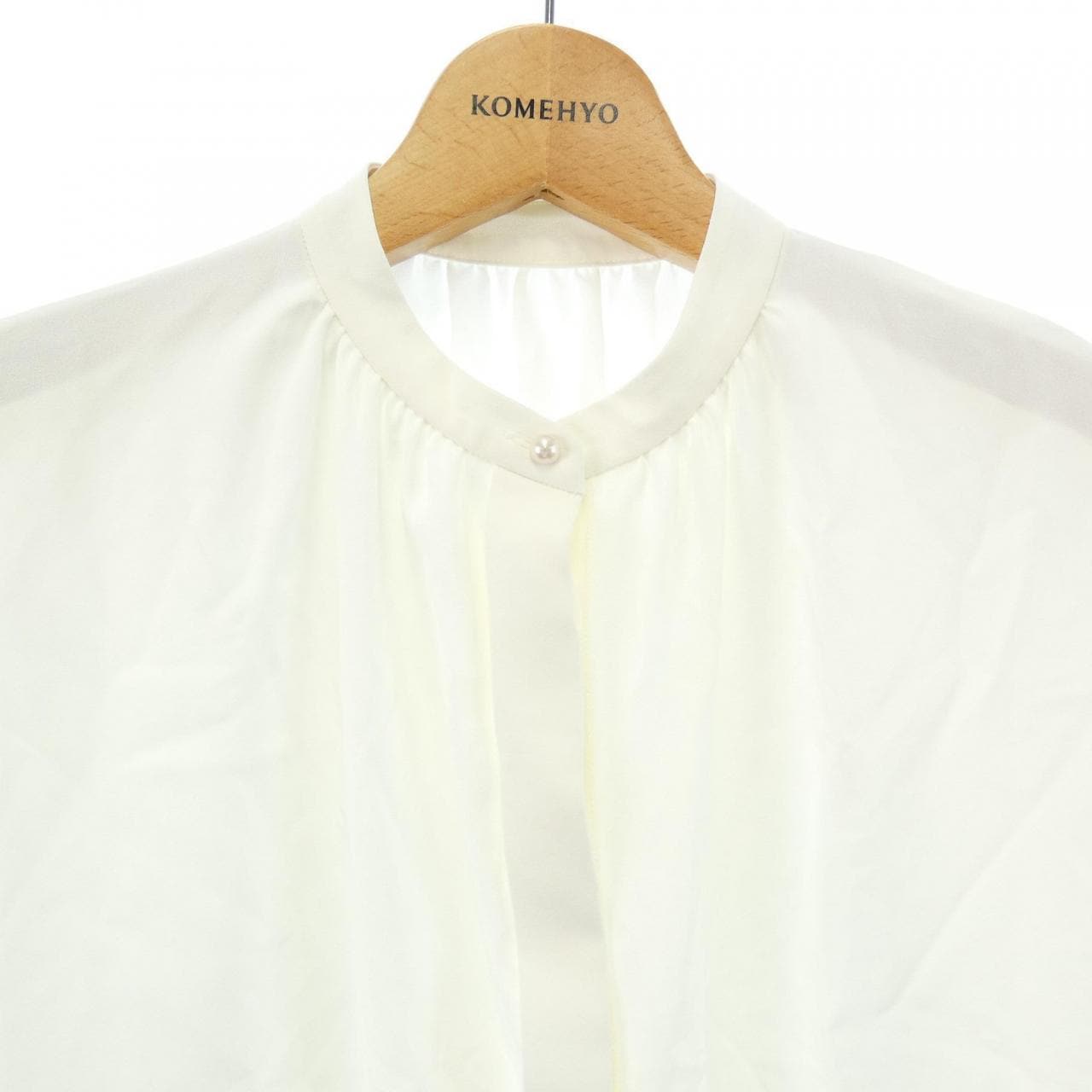 ニジュウサンク 23区 トップス