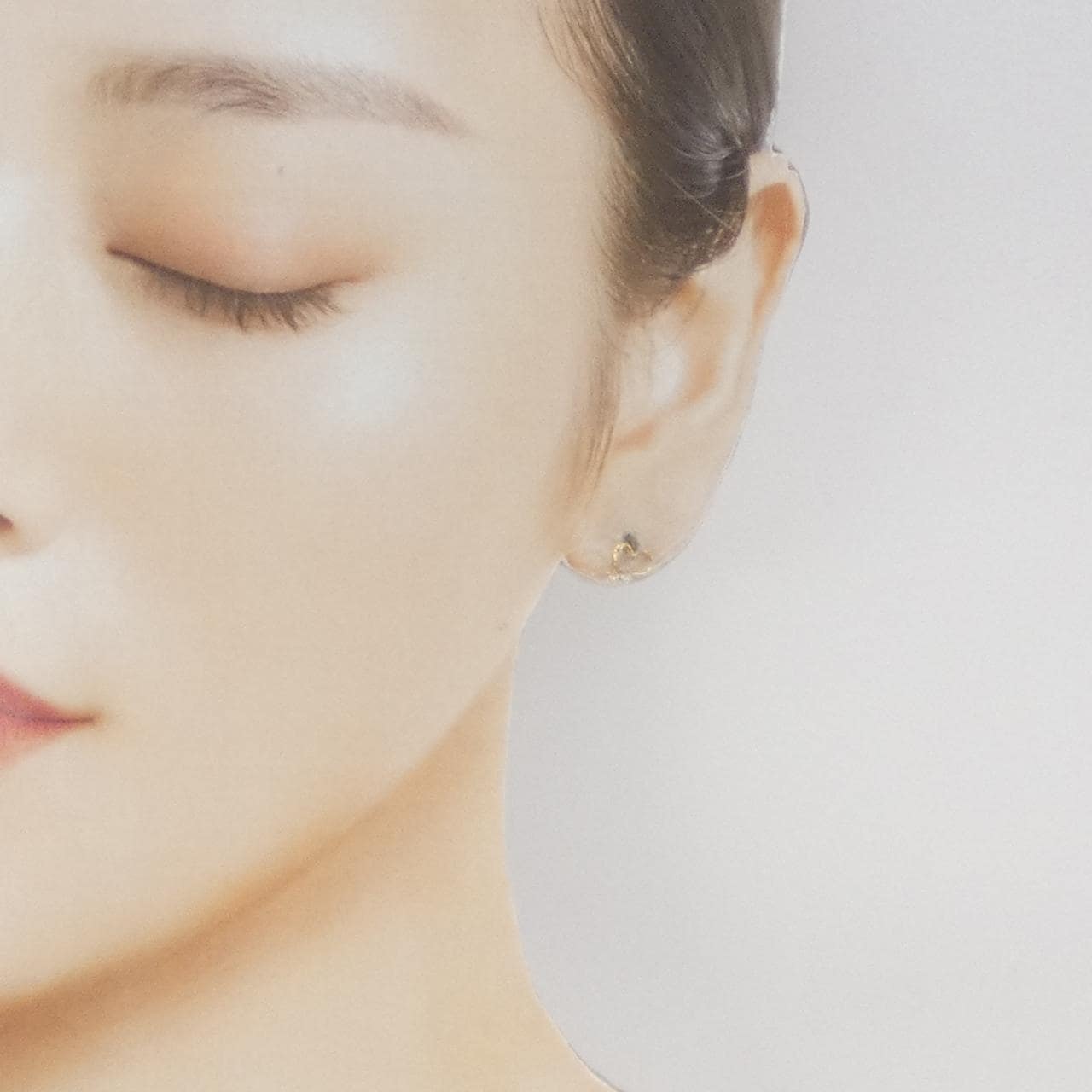 K10YG心形钻石耳环，0.04克拉