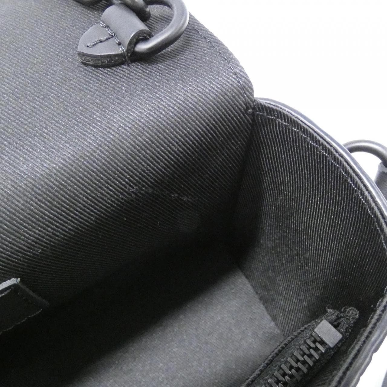 ルイヴィトン トリヨン モノグラム スティーマー ウエアラブル ウォレット M81746 ショルダーバッグ