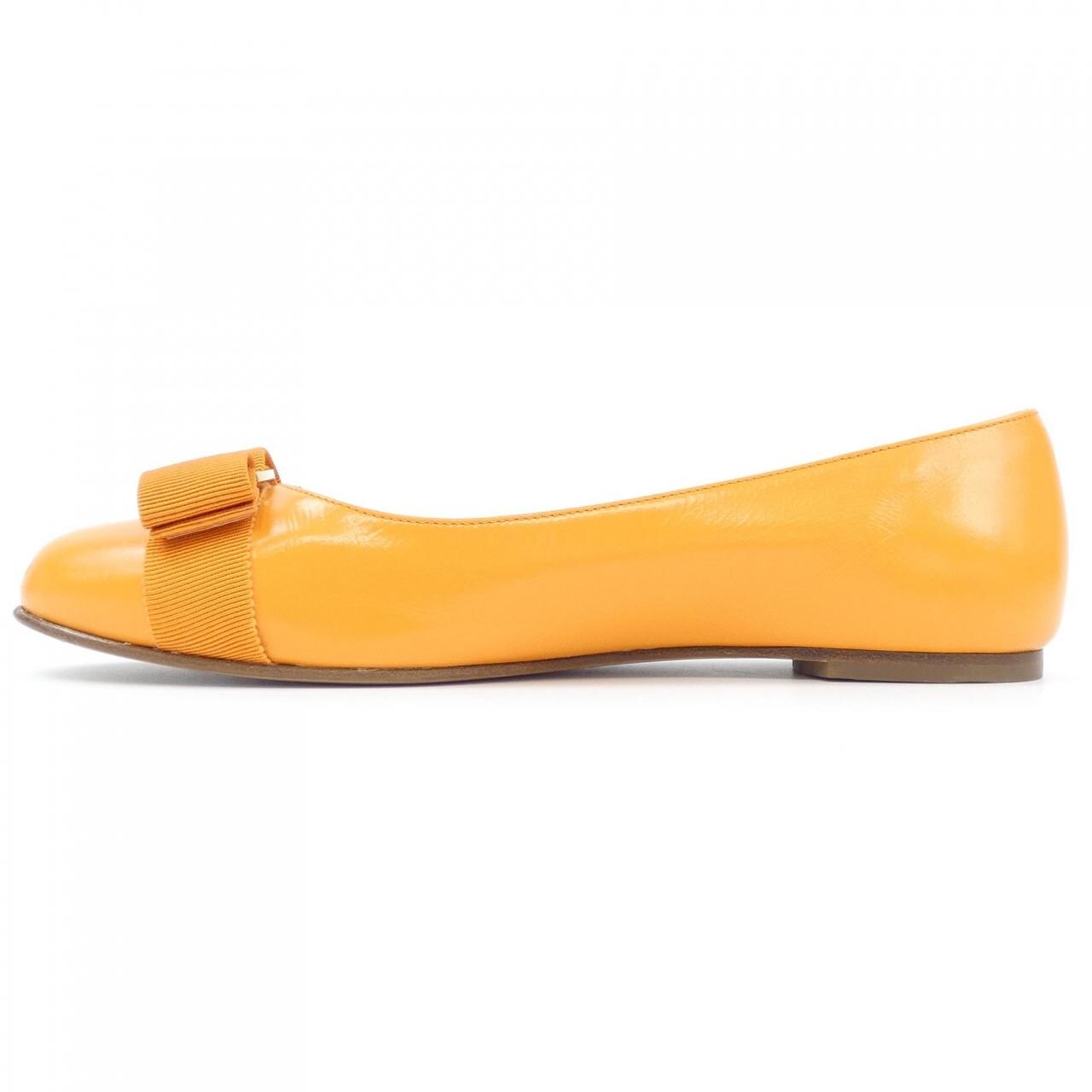 サルヴァトーレフェラガモ SALVATORE FERRAGAMO フラットシューズ