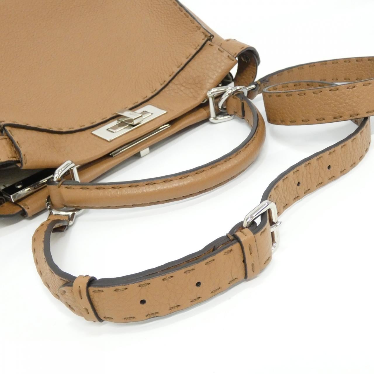 フェンディ SELLERIA ピーカブー 8BN290 Q0J バッグ