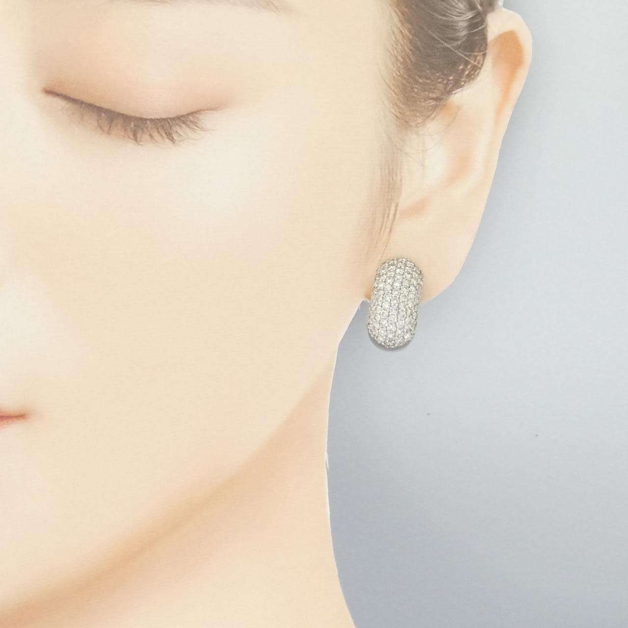 K18WG パヴェ ダイヤモンド ピアス 3.00CT