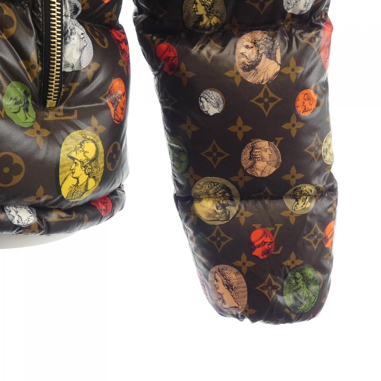 ルイヴィトン LOUIS VUITTON FLOW80HZ9 ダウンジャケット