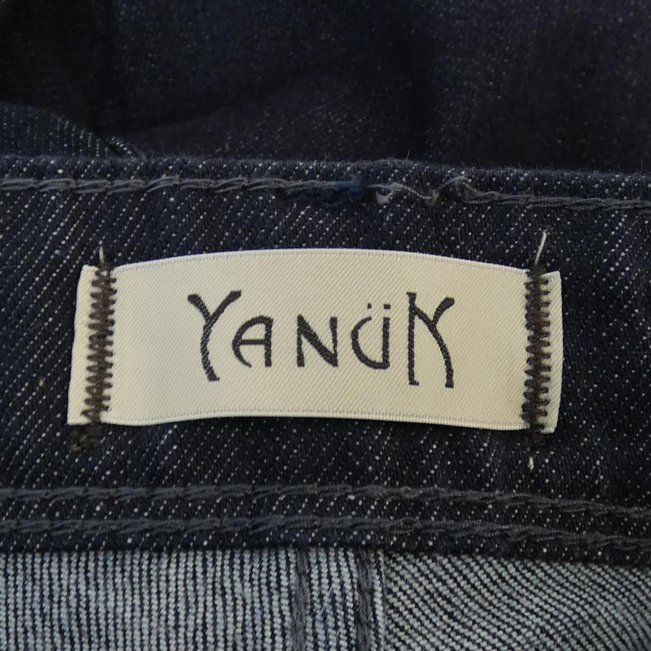 ヤヌーク YANUK ジーンズ