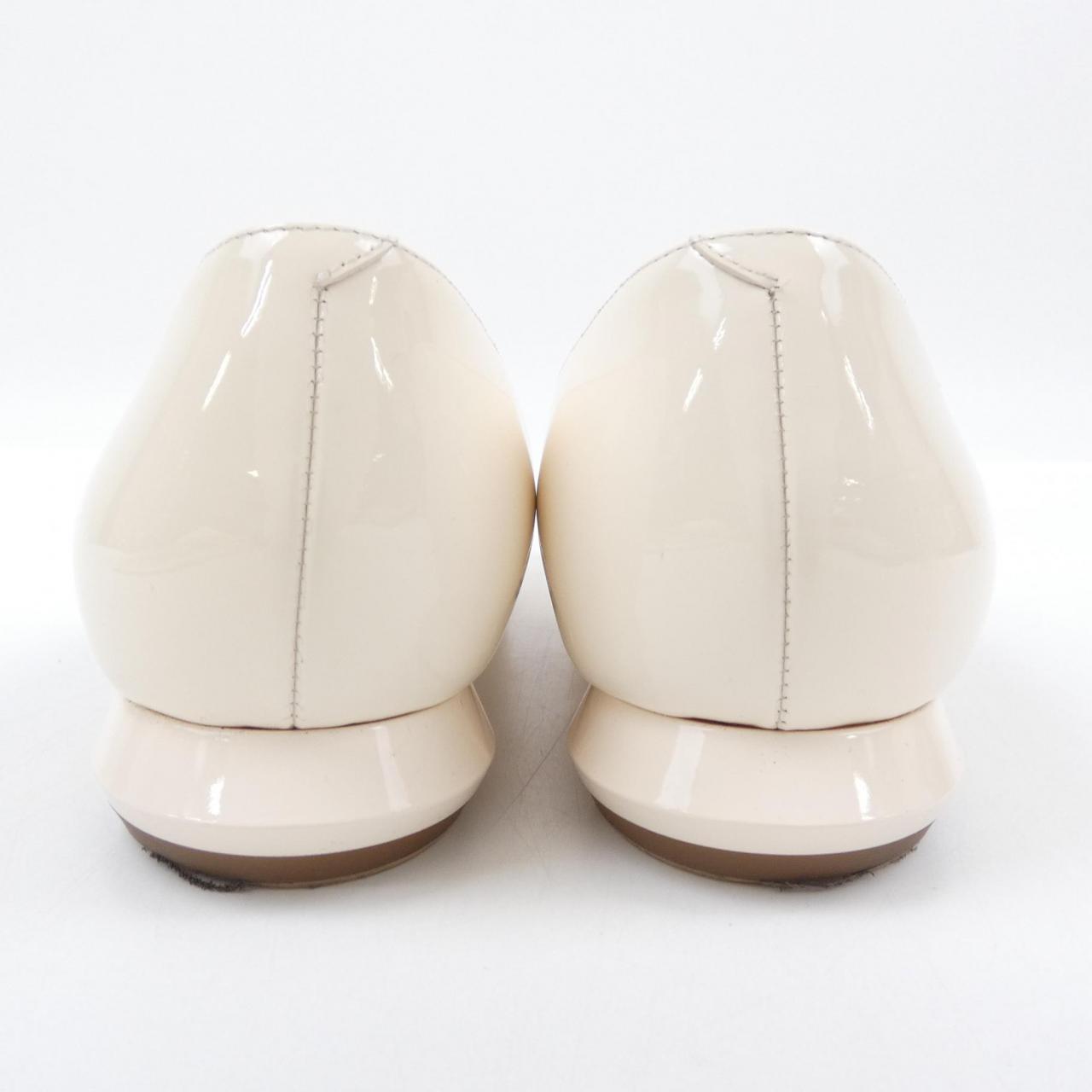 ロジェヴィヴィエ ROGER VIVIER パンプス
