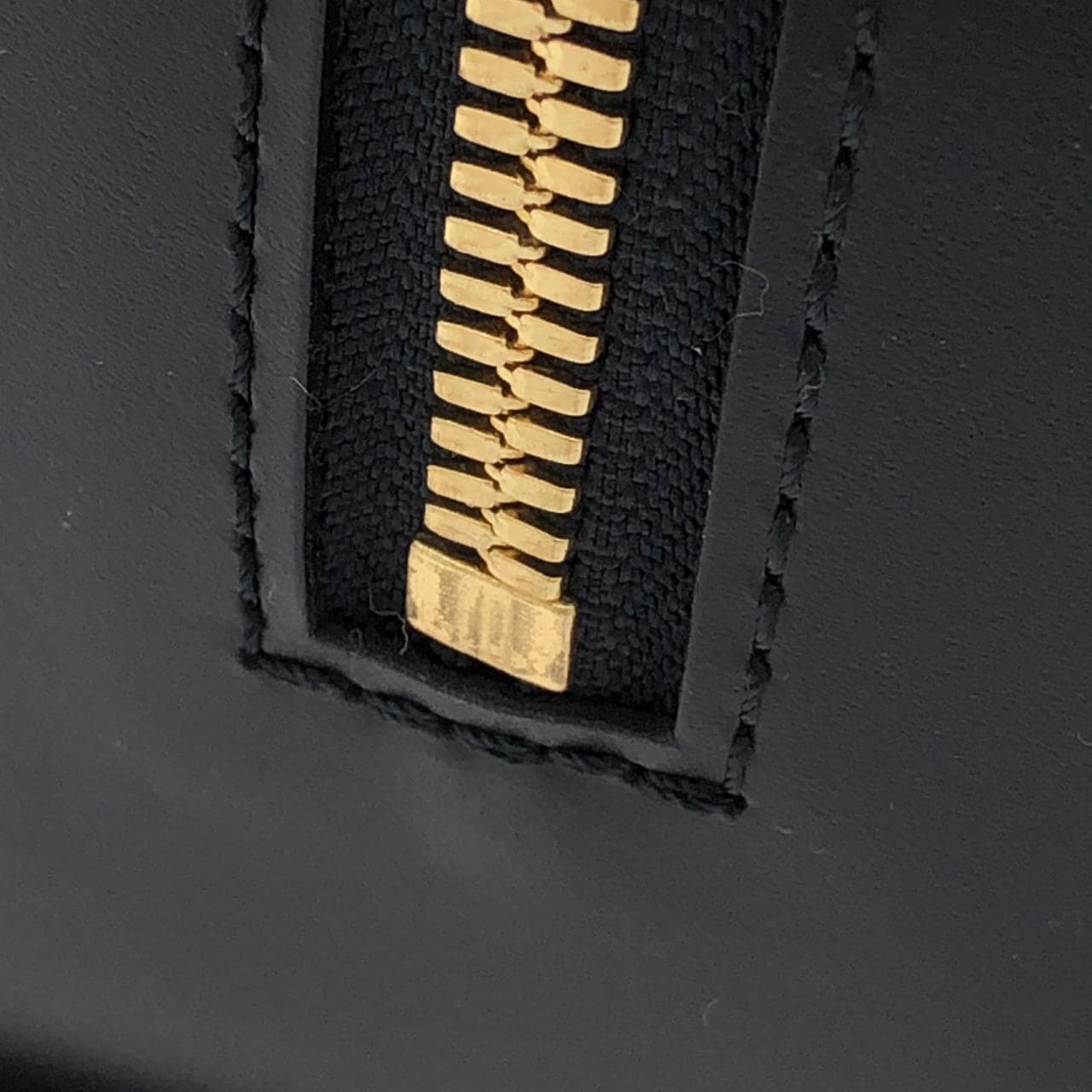 ルイヴィトン エピ ポンヌフ M52052 バッグ