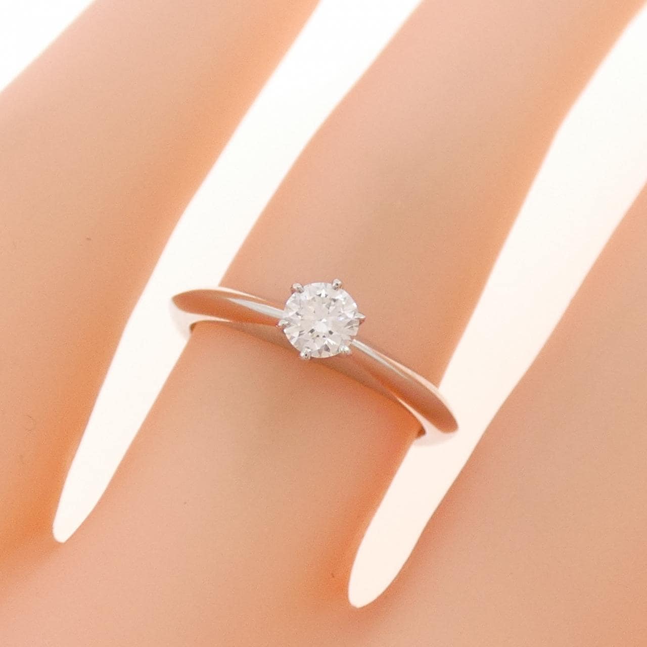 TIFFANY Classic Solitaire Ring 0.21ct