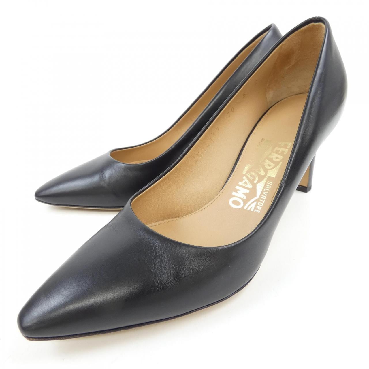 サルヴァトーレフェラガモ SALVATORE FERRAGAMO FLORA パンプス