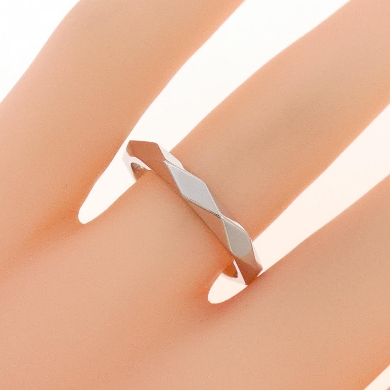 ブシュロン ファセット リング