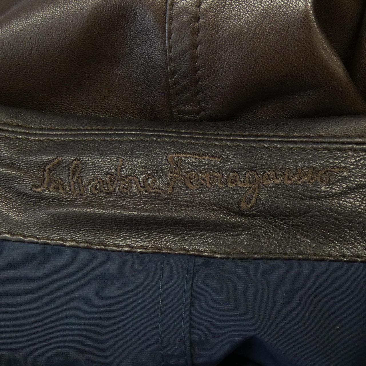 サルヴァトーレフェラガモ SALVATORE FERRAGAMO コート