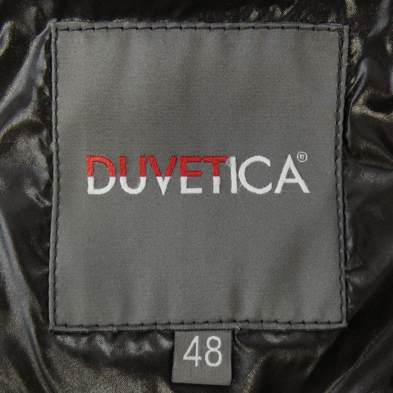 デュベティカ DUVETICA ダウンジャケット