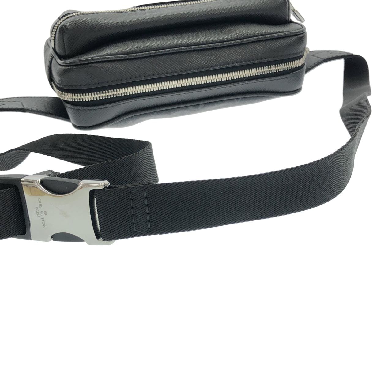 ルイヴィトン タイガ ラマ バムバッグ アウトドア M30245 ショルダーバッグ