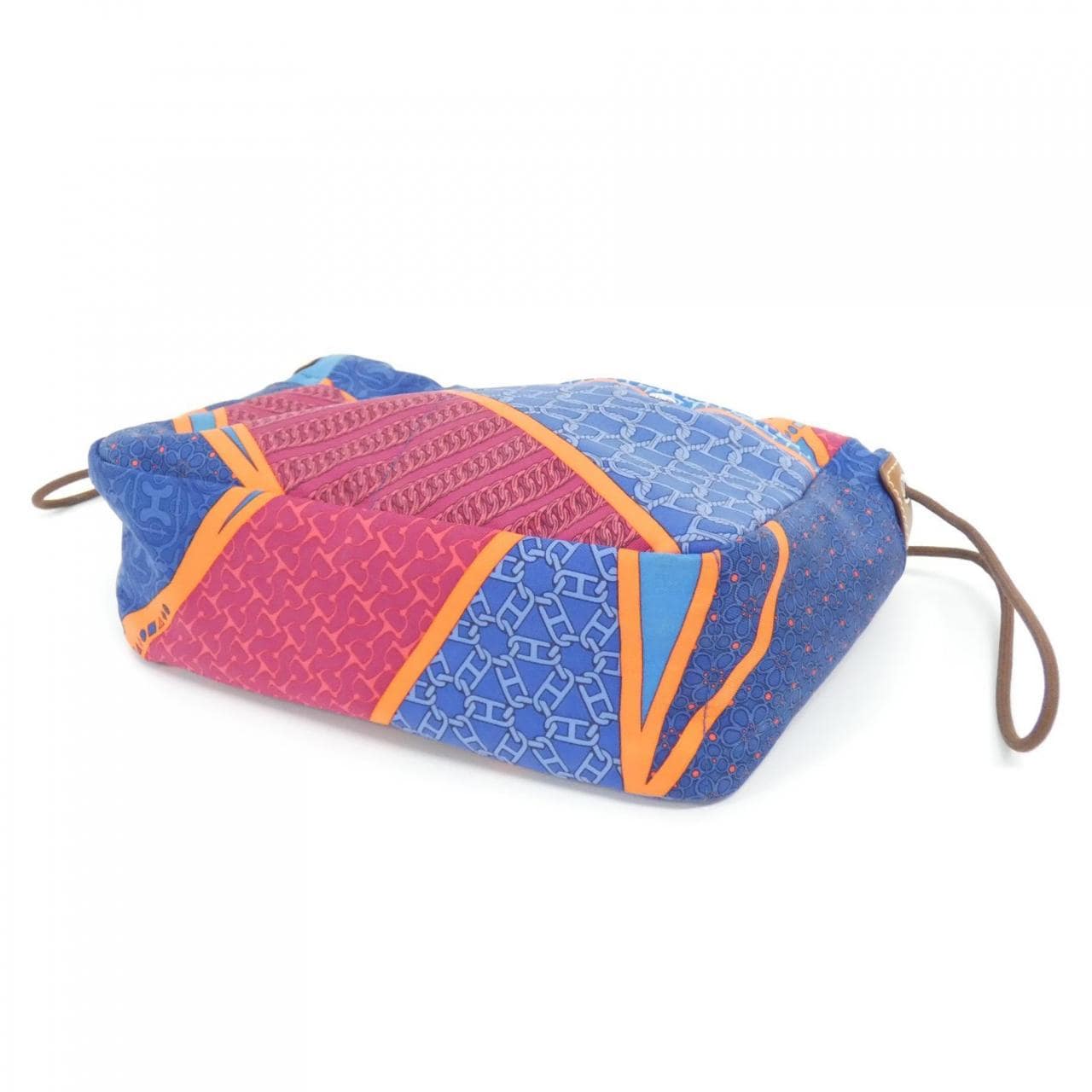 エルメス CARRE EN CRAVATES フールビ 20cm 067591CK ポーチ