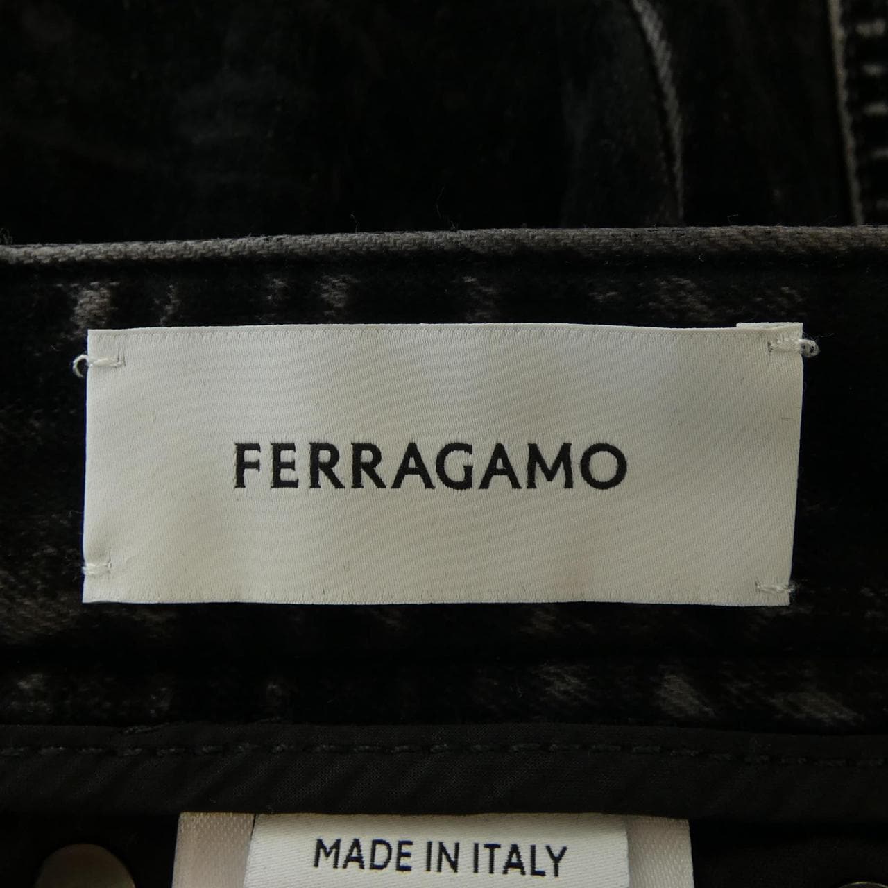 フェラガモ FERRAGAMO パンツ