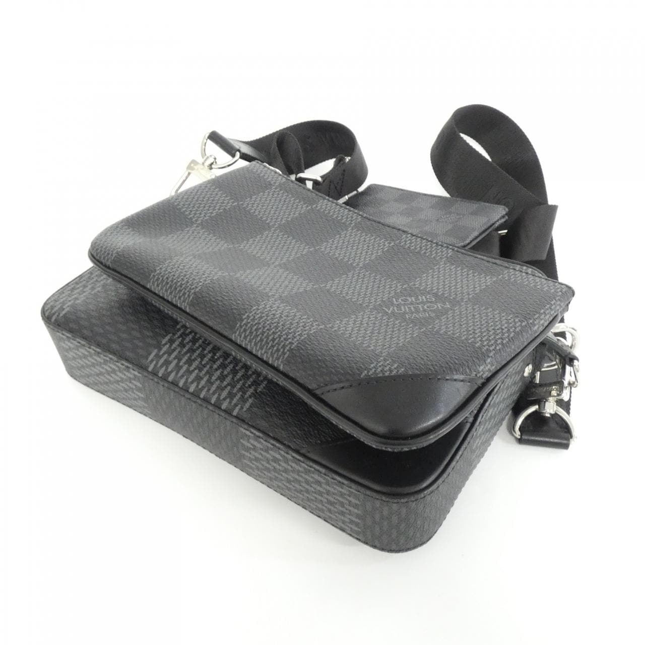 ルイヴィトン ダミエ グラフィット 3D トリオ メッセンジャー N50017 ショルダーバッグ
