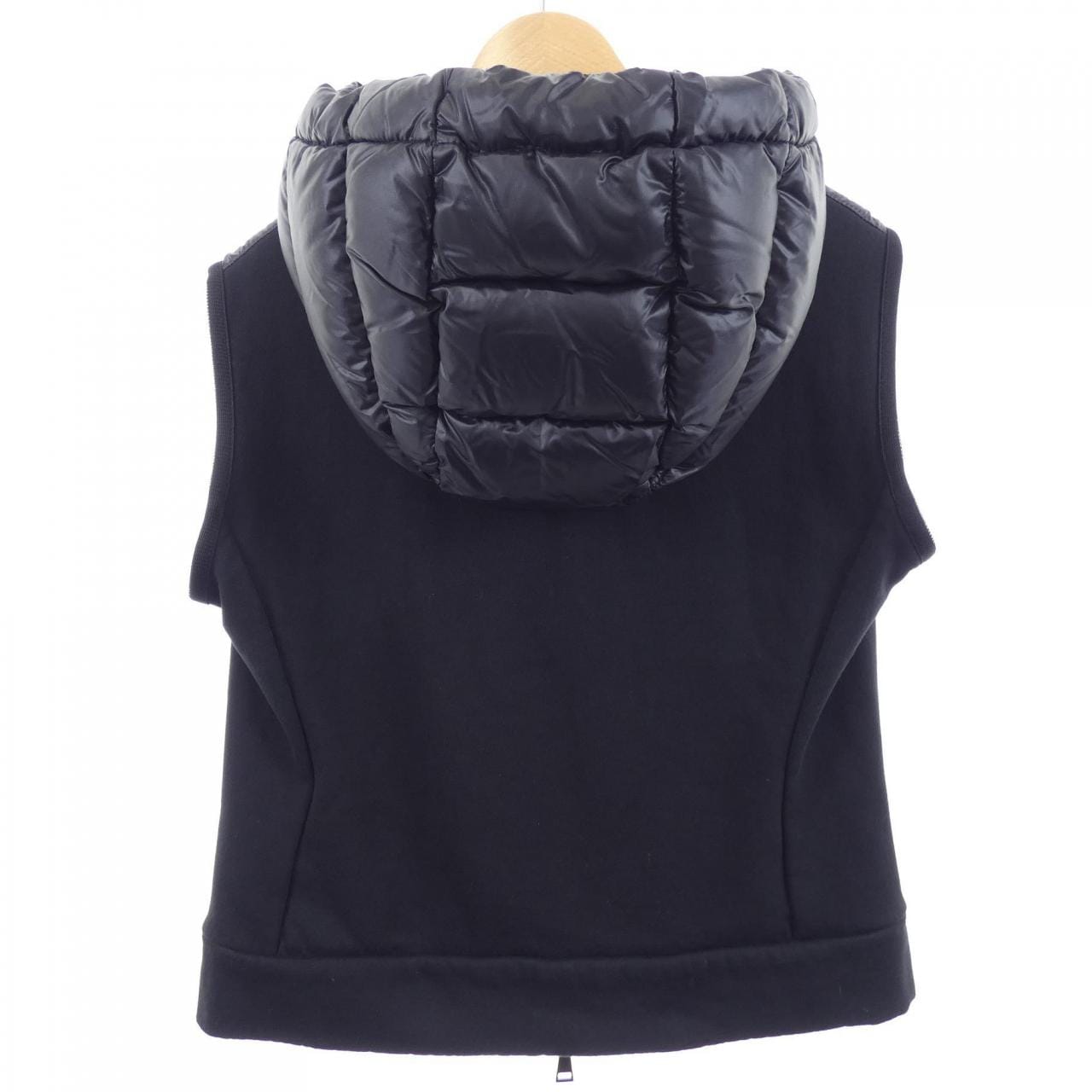 モンクレール MONCLER 20938461900 V8037 ダウンベスト