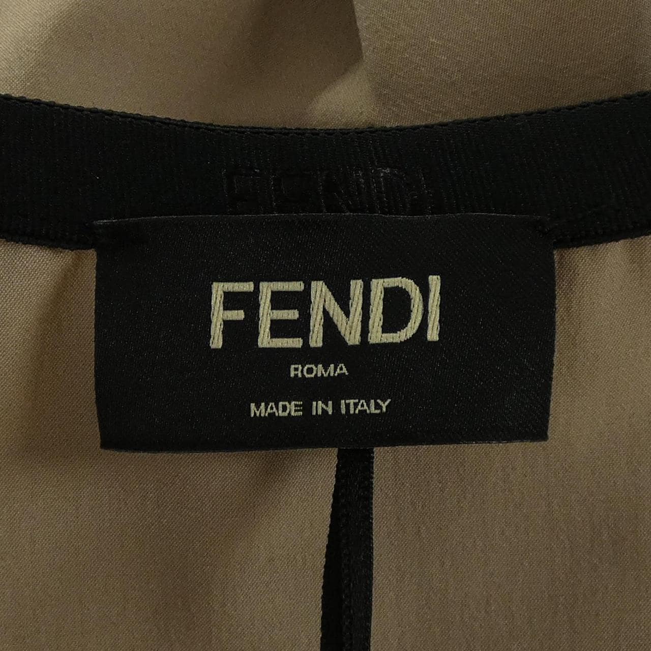 フェンディ FENDI FAF711 AR53 ベスト