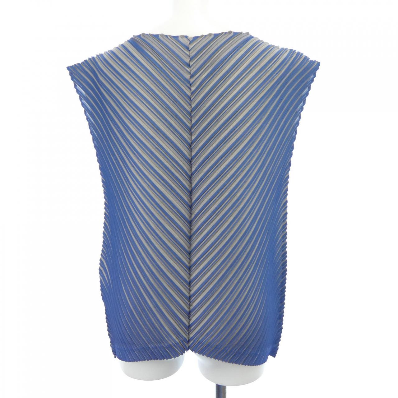 百褶PLEATS PLEASE上衣