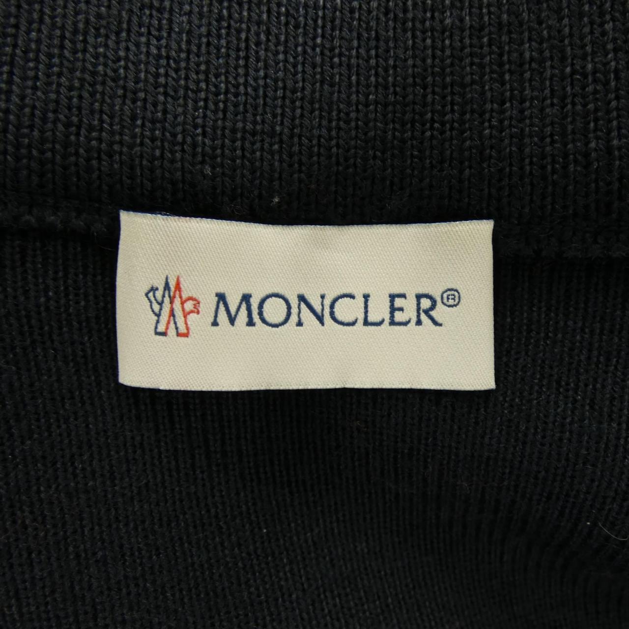モンクレール MONCLER 10939B53200 ダウンジャケット