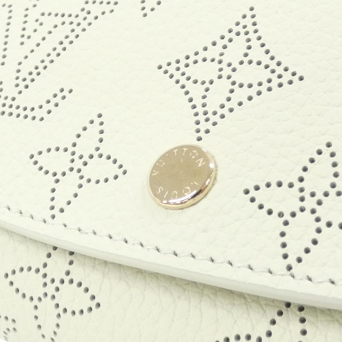 【未使用品】ルイヴィトン　マヒナ　ポルトフォイユ　イリス　コンパクト　Ｍ２８０６８　財布