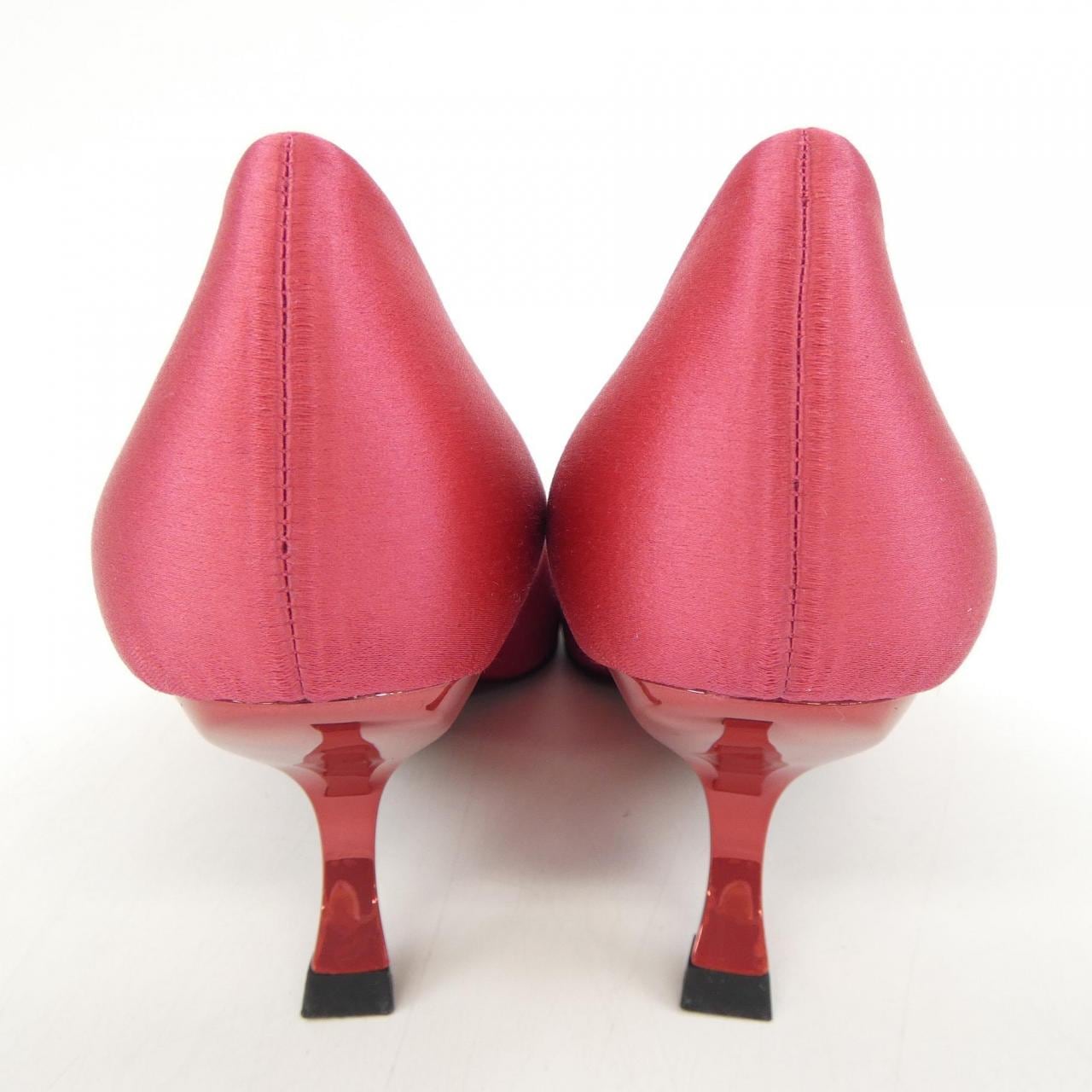 ロジェヴィヴィエ ROGER VIVIER パンプス