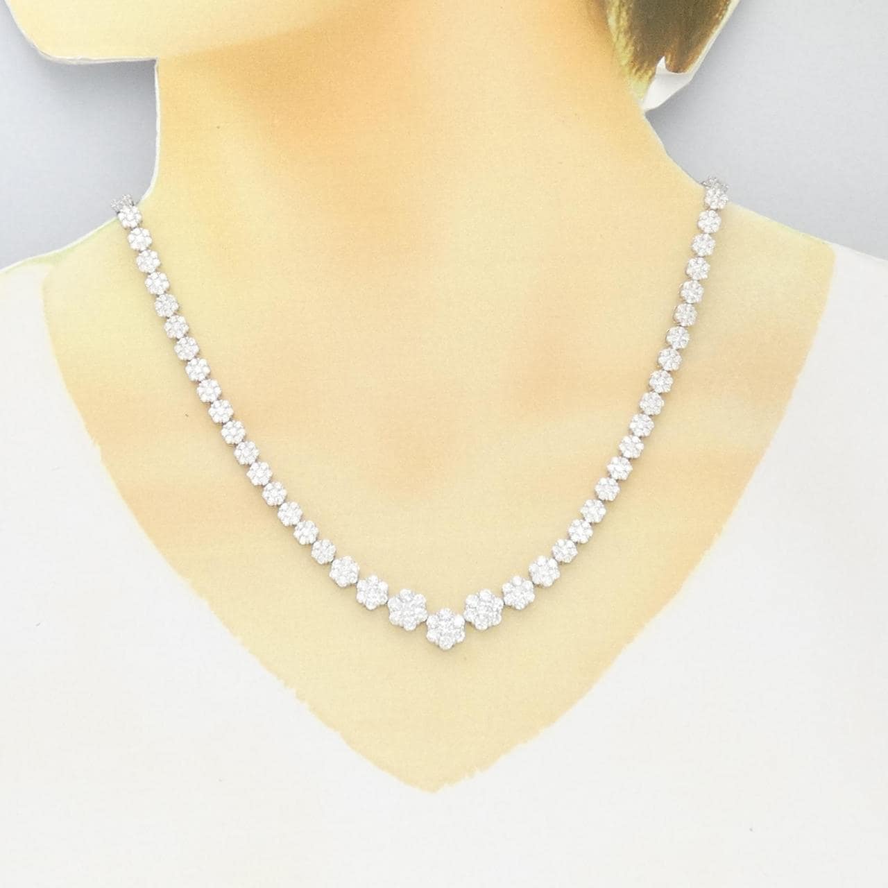 K18WG Flower Diamond Necklace 12.202CT