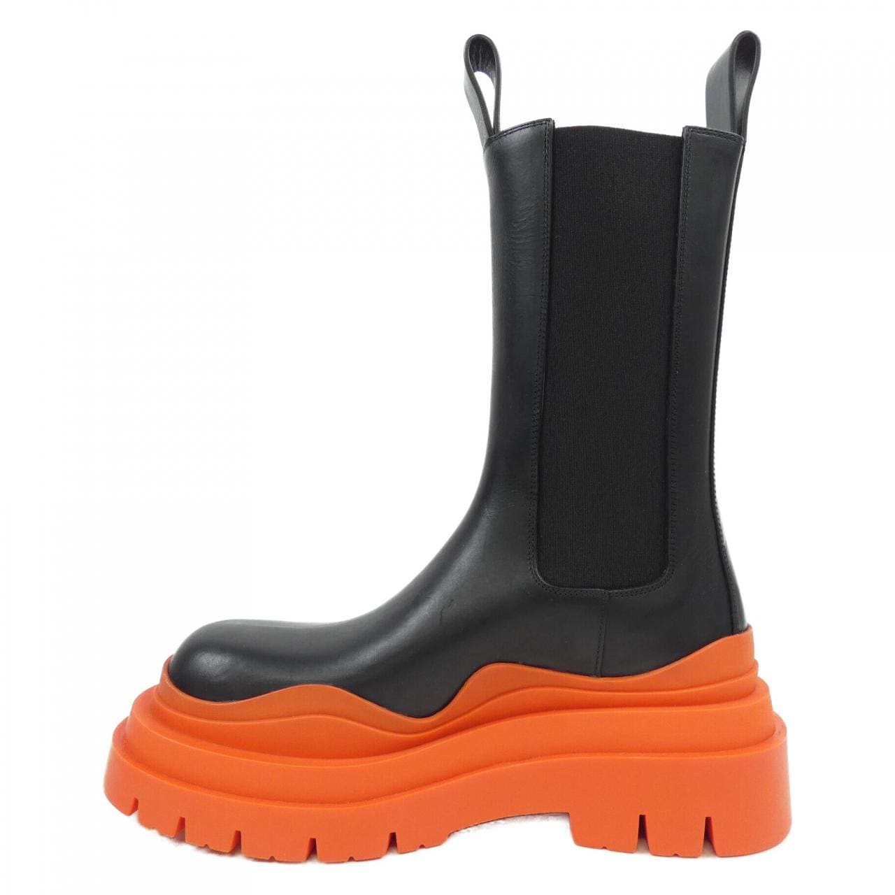 ボッテガヴェネタ BOTTEGA VENETA タイヤ　チェルシーブーツ 630297 VBS50 ブーツ